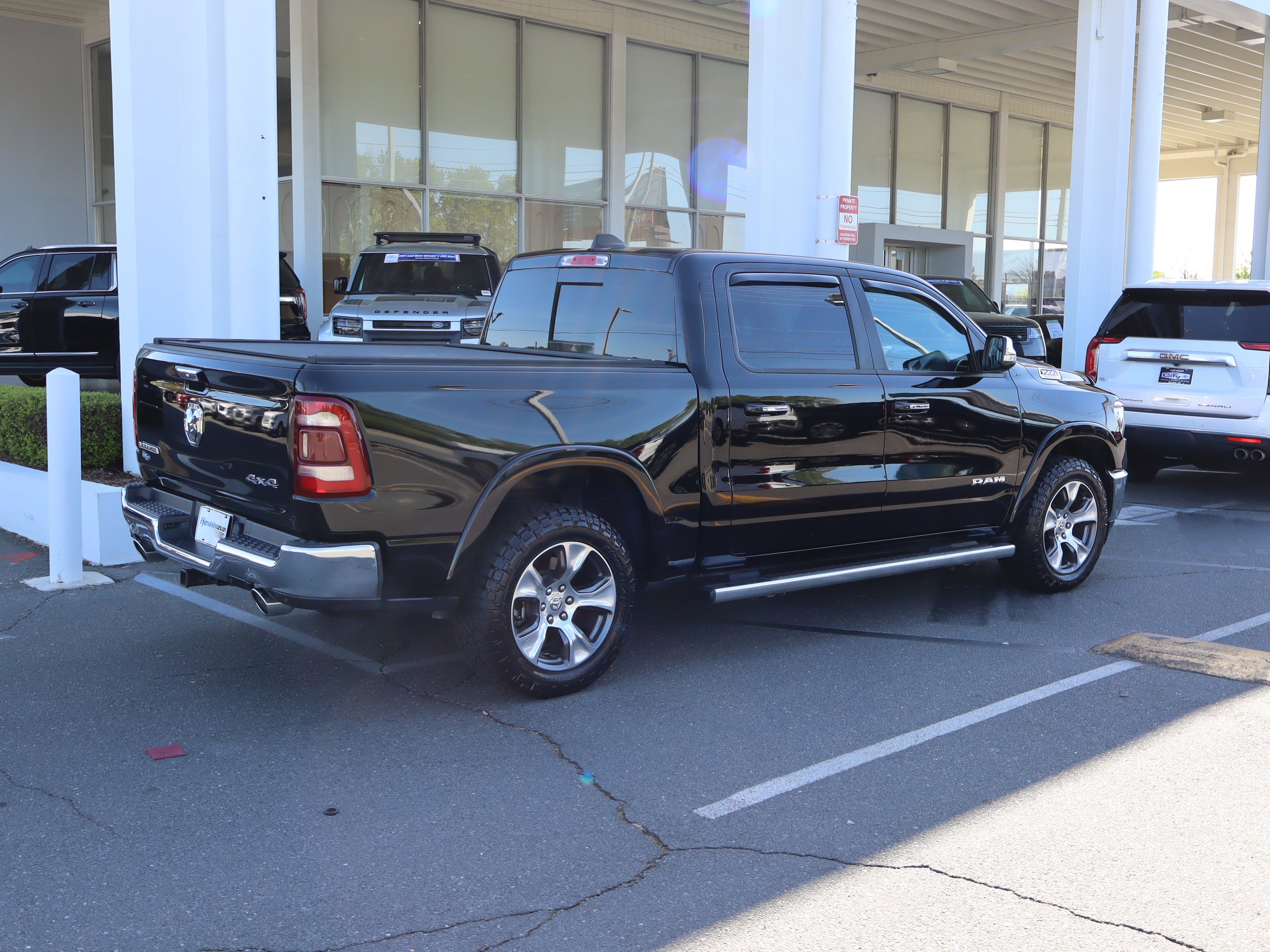 Used 2020 RAM 1500 Laramie AWD/4WD image 10