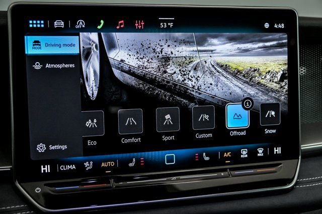 New 2026 Volkswagen Tiguan SE image 17