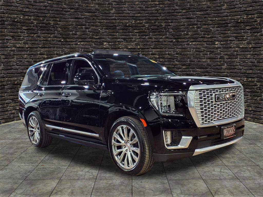 Used 2023 GMC Yukon Denali w/ Advanced Technology Package image 1