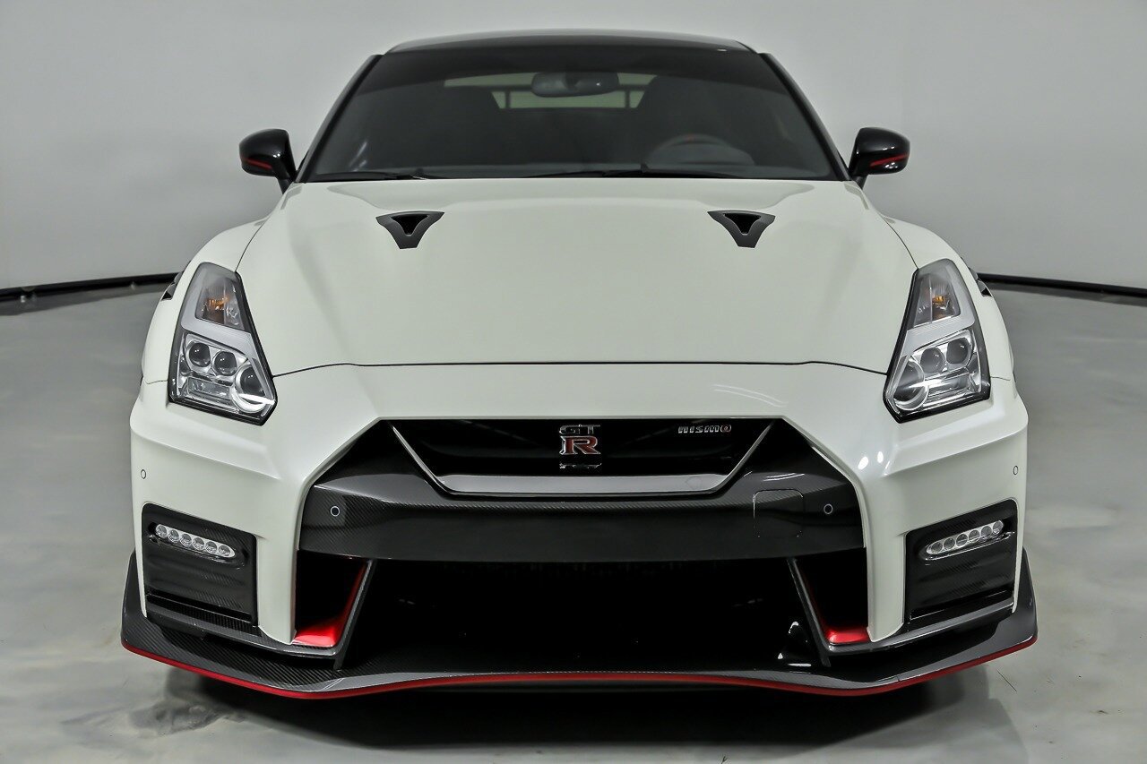 Used 2020 Nissan GT-R NISMO AWD/4WD image 5