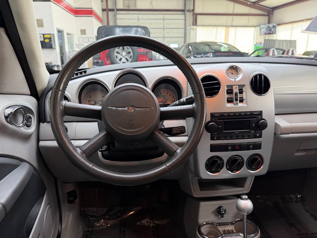 Used 2010 Chrysler PT Cruiser FWD image 21