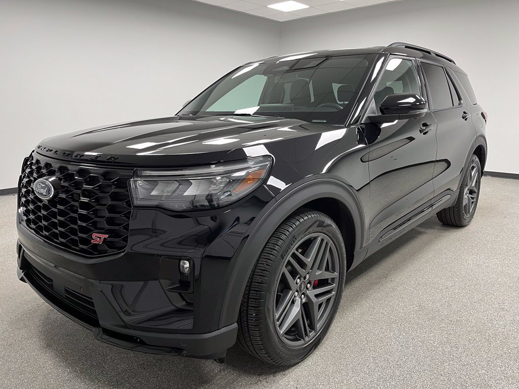 Used 2025 Ford Explorer ST AWD/4WD image 4
