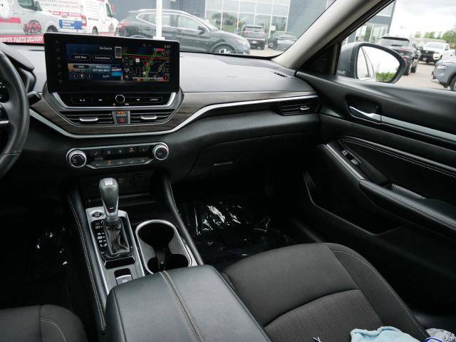 Certified 2023 Nissan Altima 2.5 SV w/ SV Premium Package AWD/4WD image 16