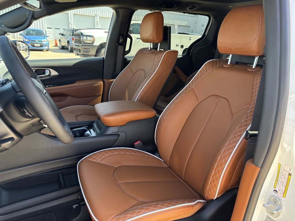 New 2026 Chrysler Pacifica Pinnacle FWD image 23