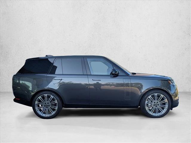 Used 2024 Land Rover Range Rover SE AWD/4WD image 4