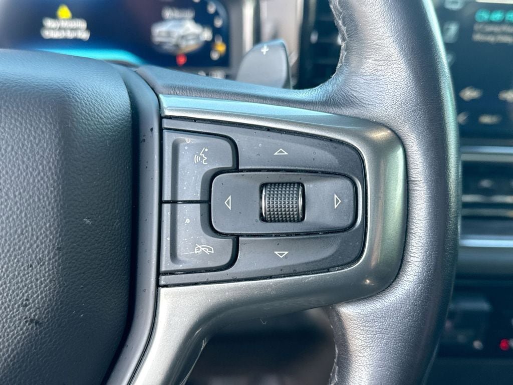 Used 2023 Chevrolet Silverado 1500 LTZ AWD/4WD image 15