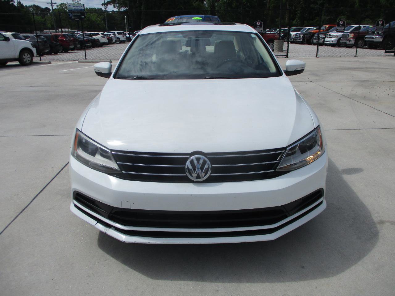 Used 2015 Volkswagen Jetta SE FWD image 4