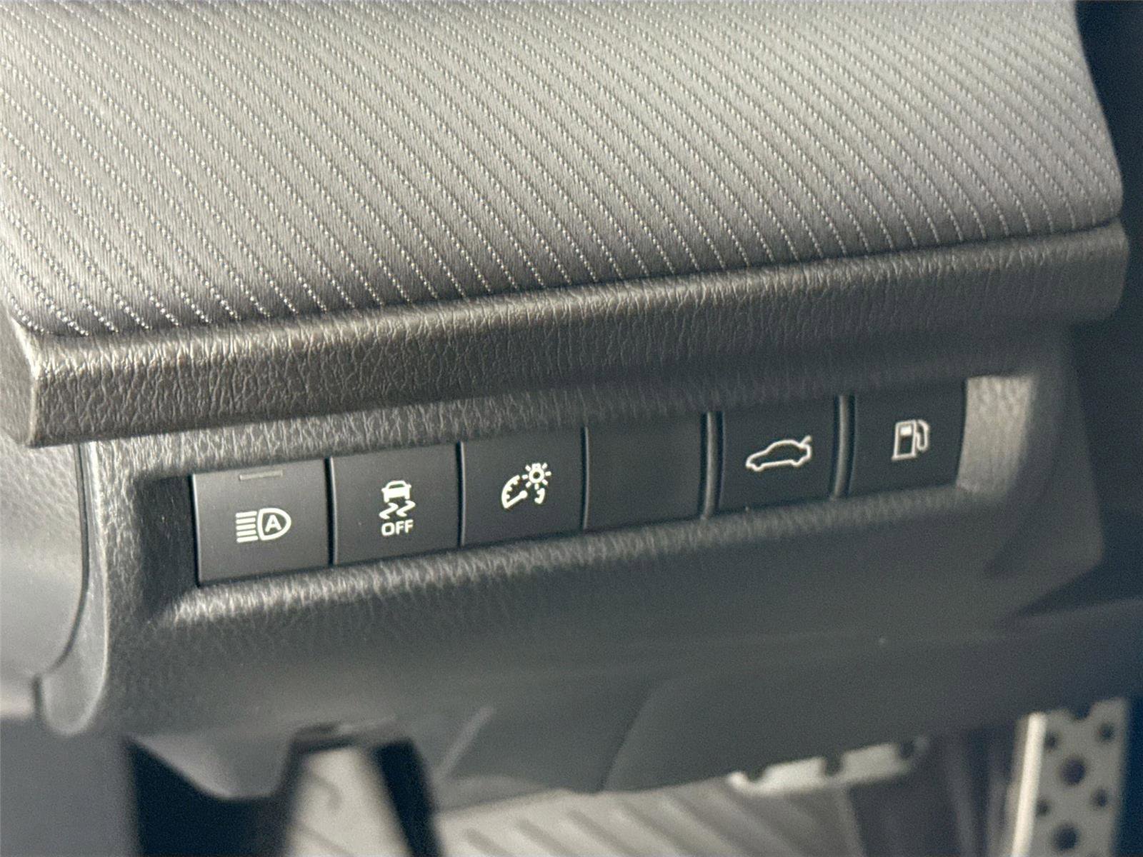 Certified 2025 Toyota Camry SE w/ Convenience Package image 16