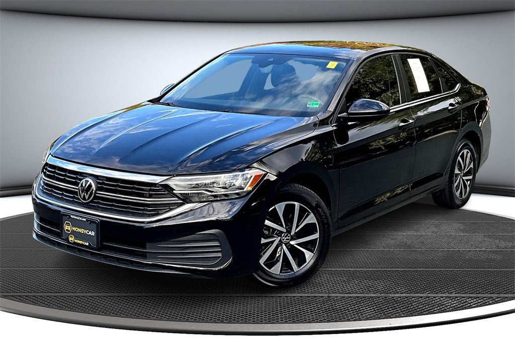 Used 2023 Volkswagen Jetta S image 3