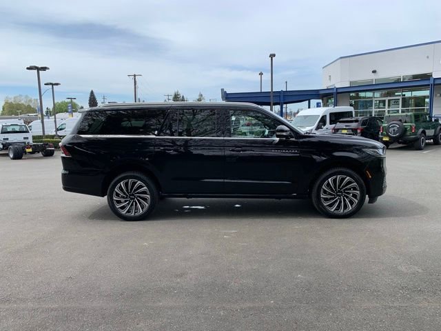 New 2026 Lincoln Navigator L Black Label AWD/4WD image 8