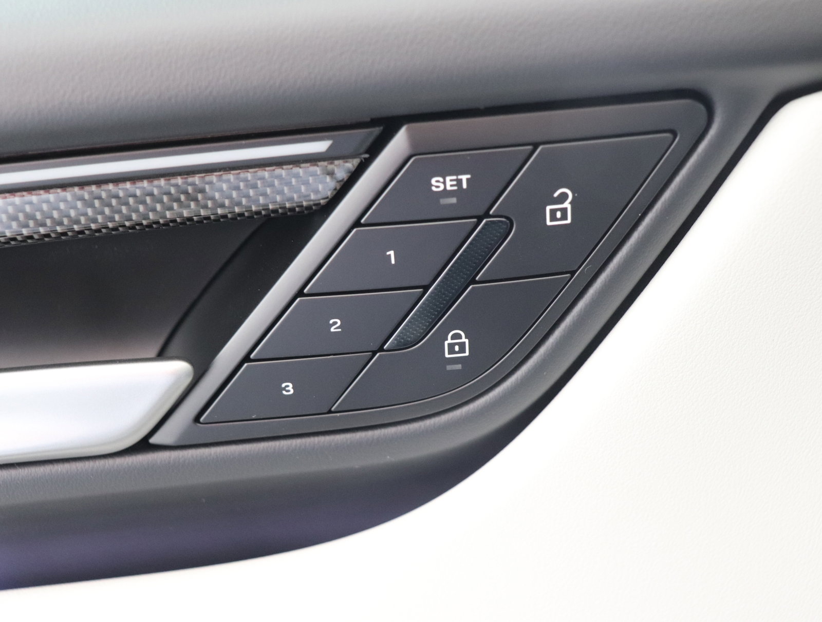 Used 2025 Porsche Macan 4S Electric image 26