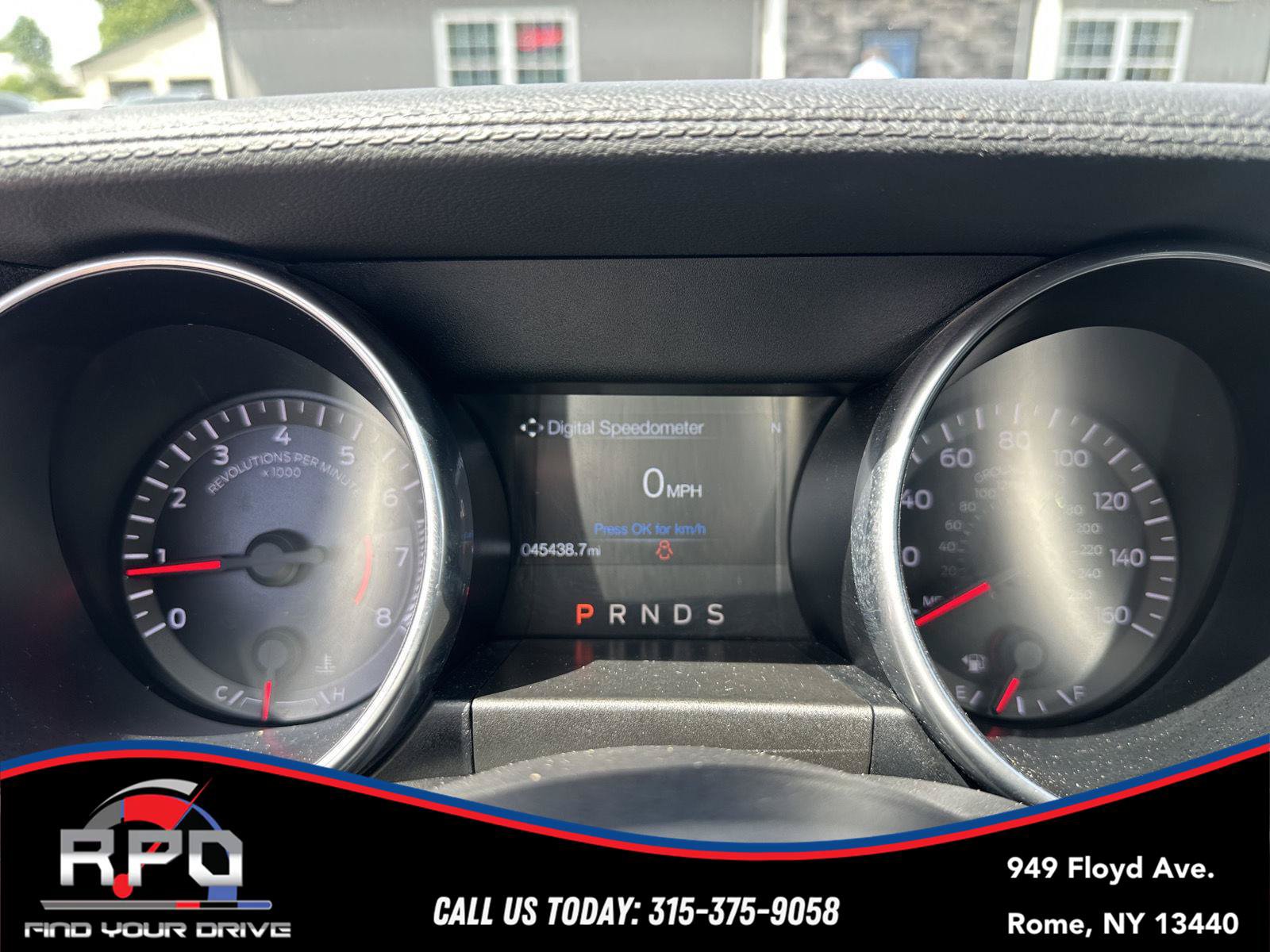 Used 2018 Ford Mustang Coupe RWD image 19