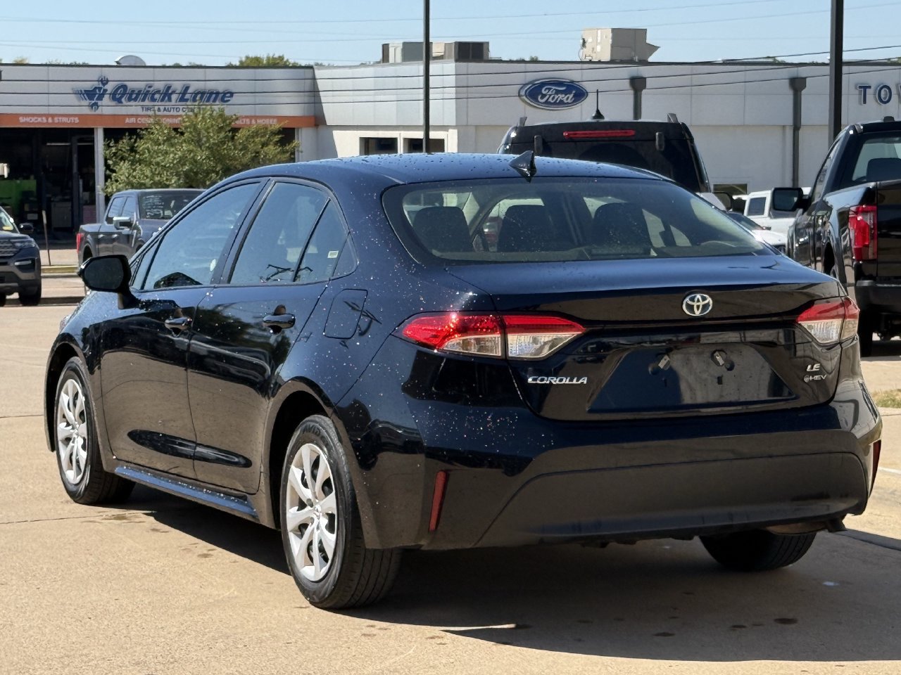 Used 2025 Toyota Corolla LE FWD image 5