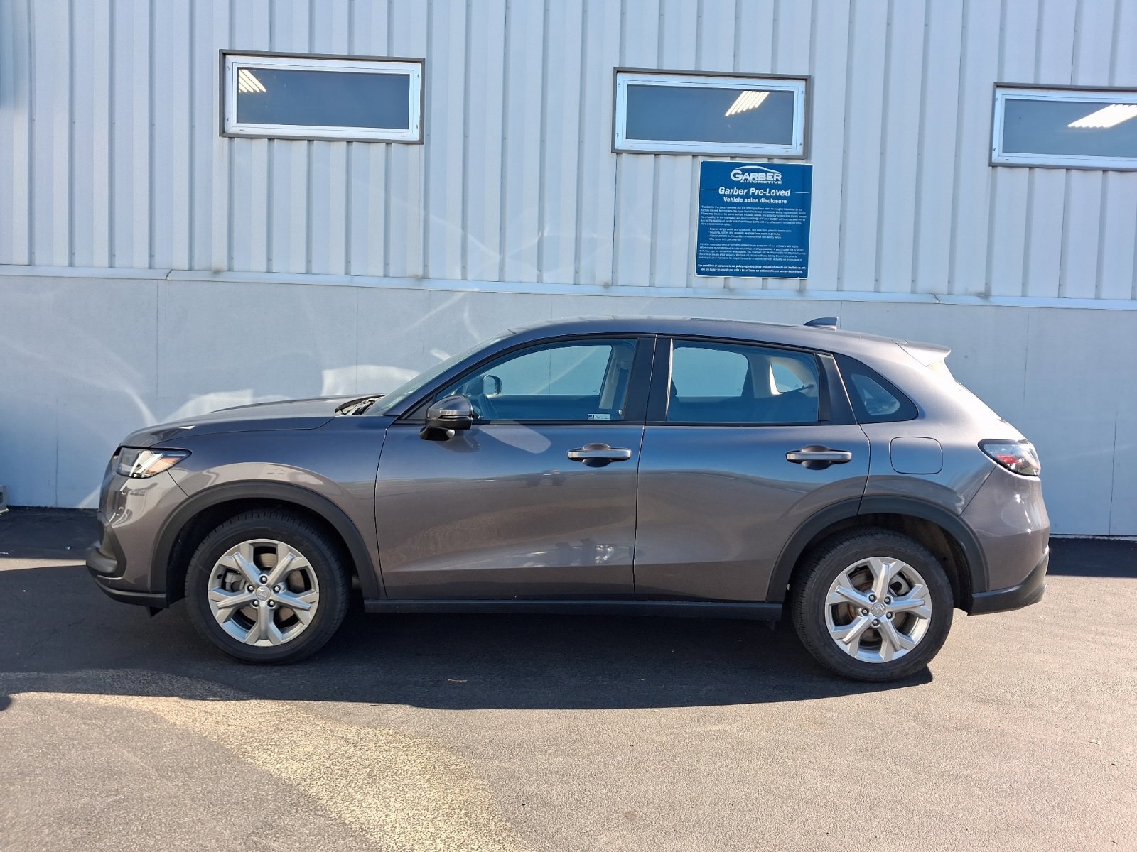 Used 2023 Honda HR-V LX image 2