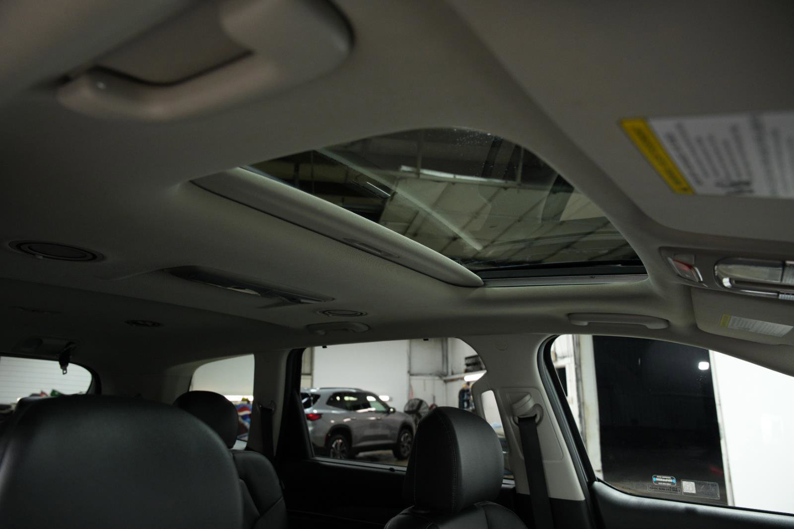 Used 2023 Kia Telluride EX w/ EX Captain's Chair Package image 20