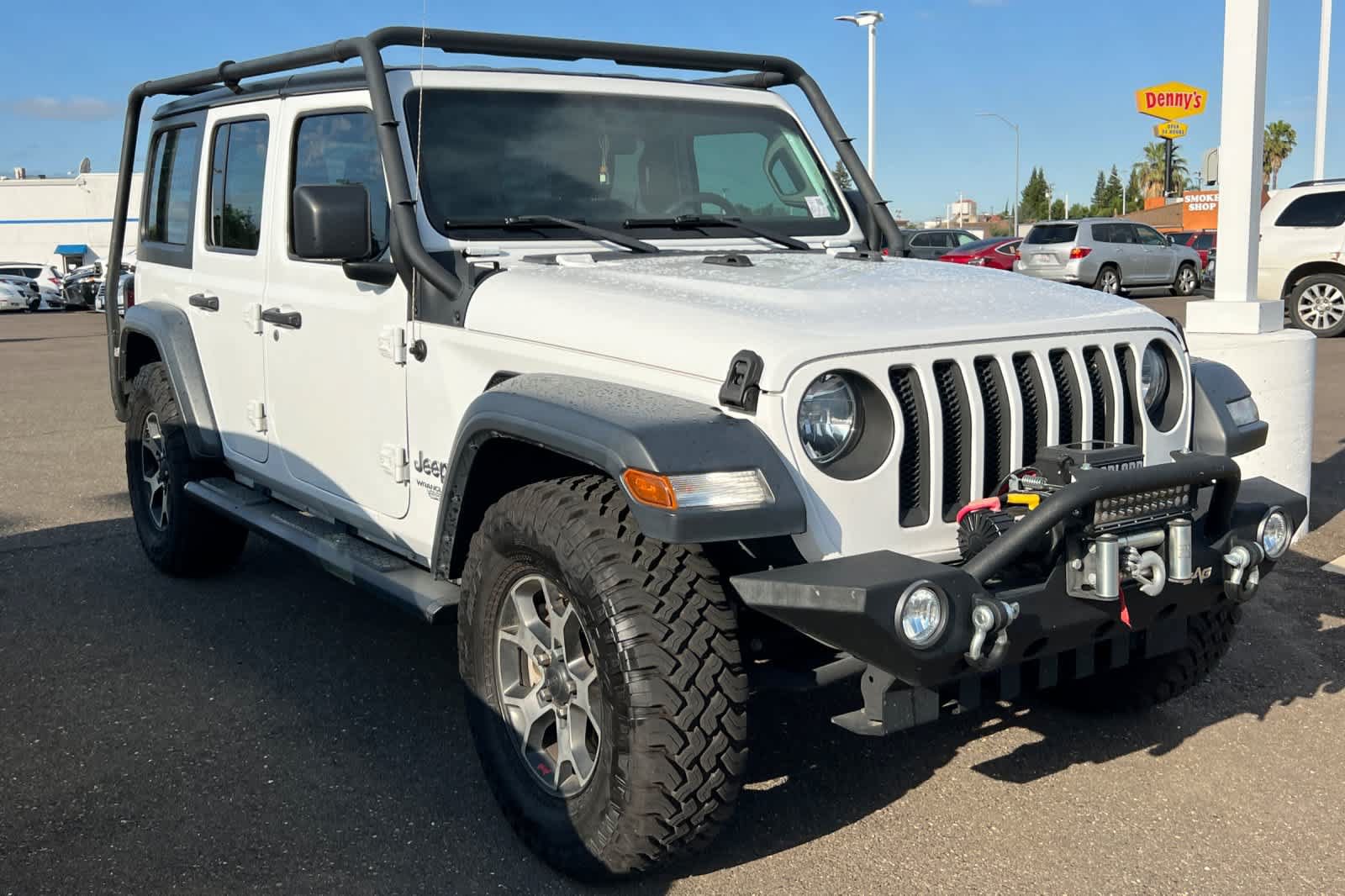 Used 2018 Jeep Wrangler Unlimited Sport AWD/4WD image 3