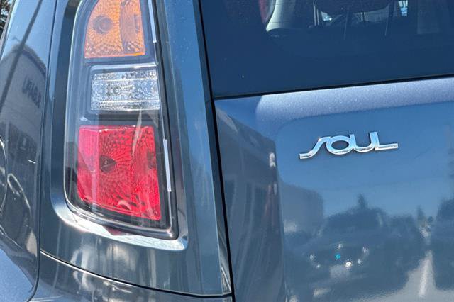 Used 2011 Kia Soul + w/ Audio Pkg FWD image 29