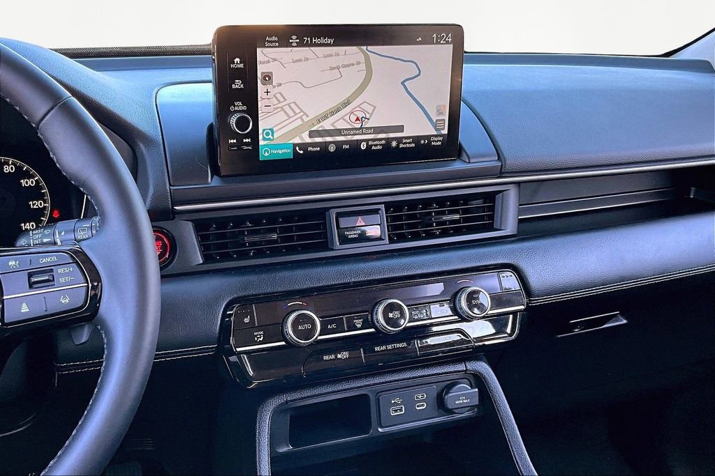 Used 2024 Honda Pilot Touring image 10