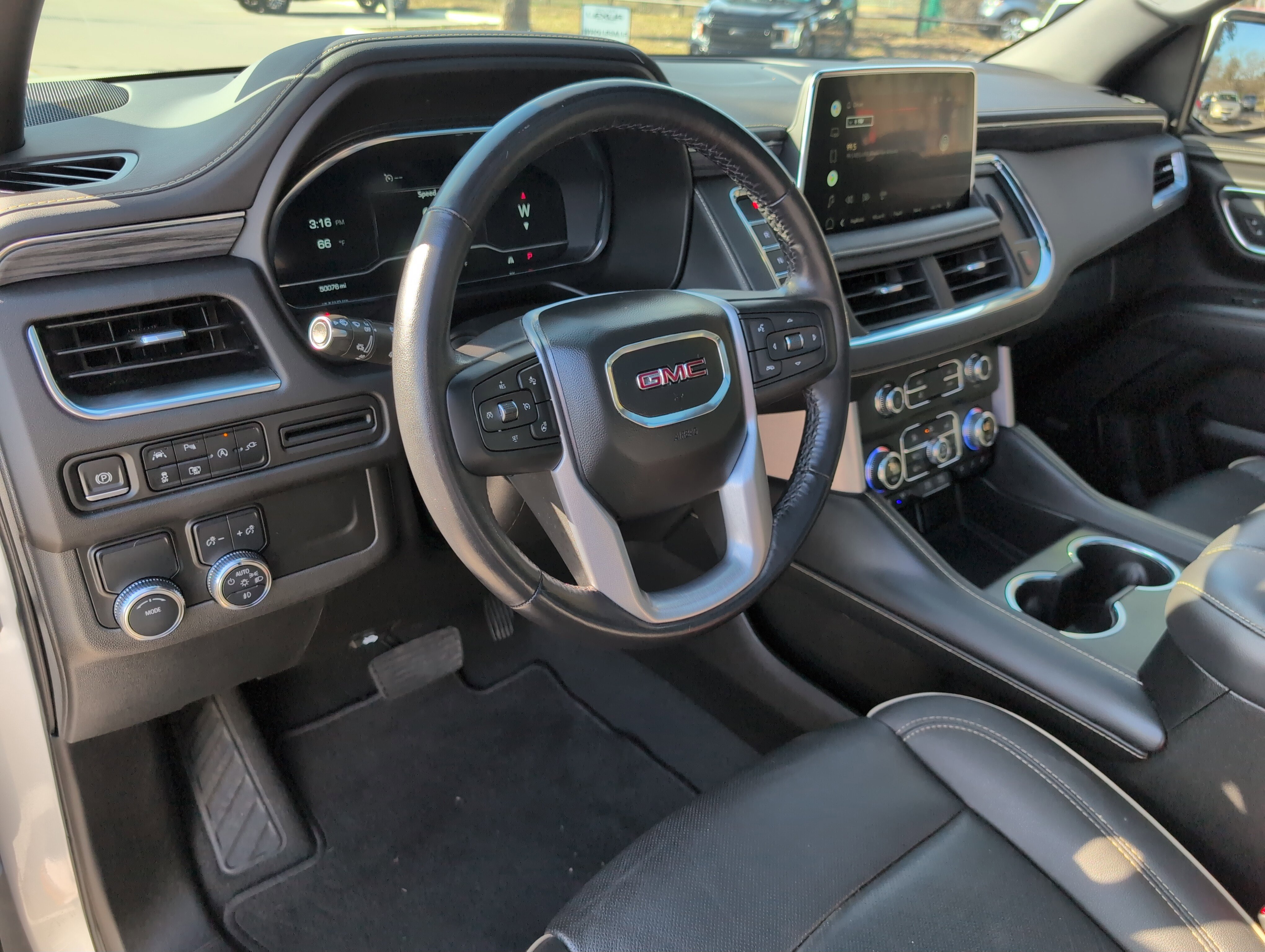 Used 2022 GMC Yukon SLT w/ SLT Premium Package image 25