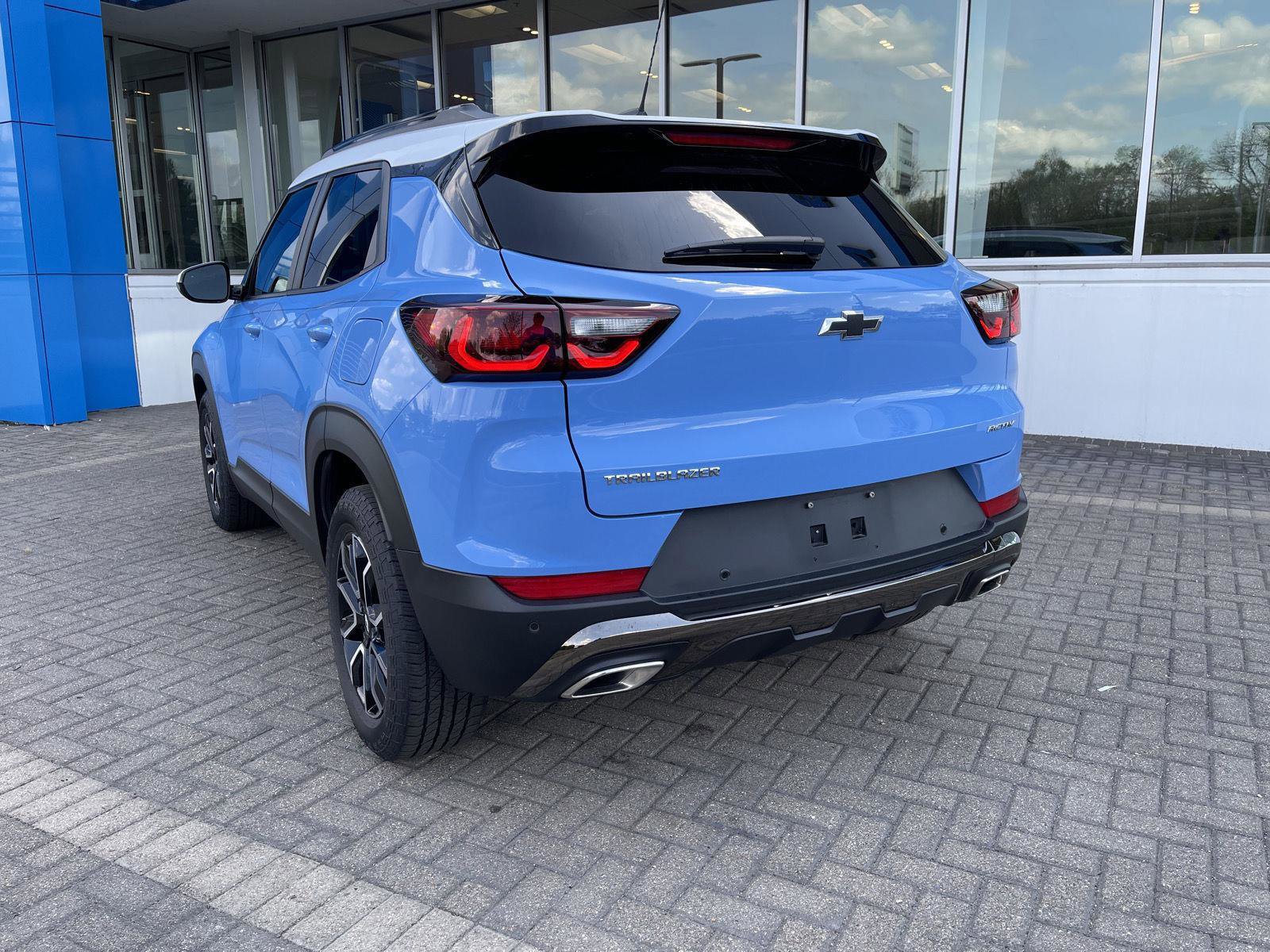 Used 2024 Chevrolet TrailBlazer ACTIV w/ Convenience Package FWD image 3
