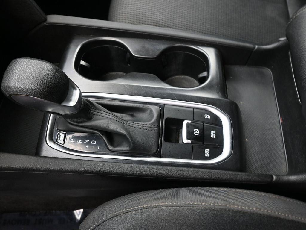 Used 2019 Hyundai Santa Fe SEL image 16