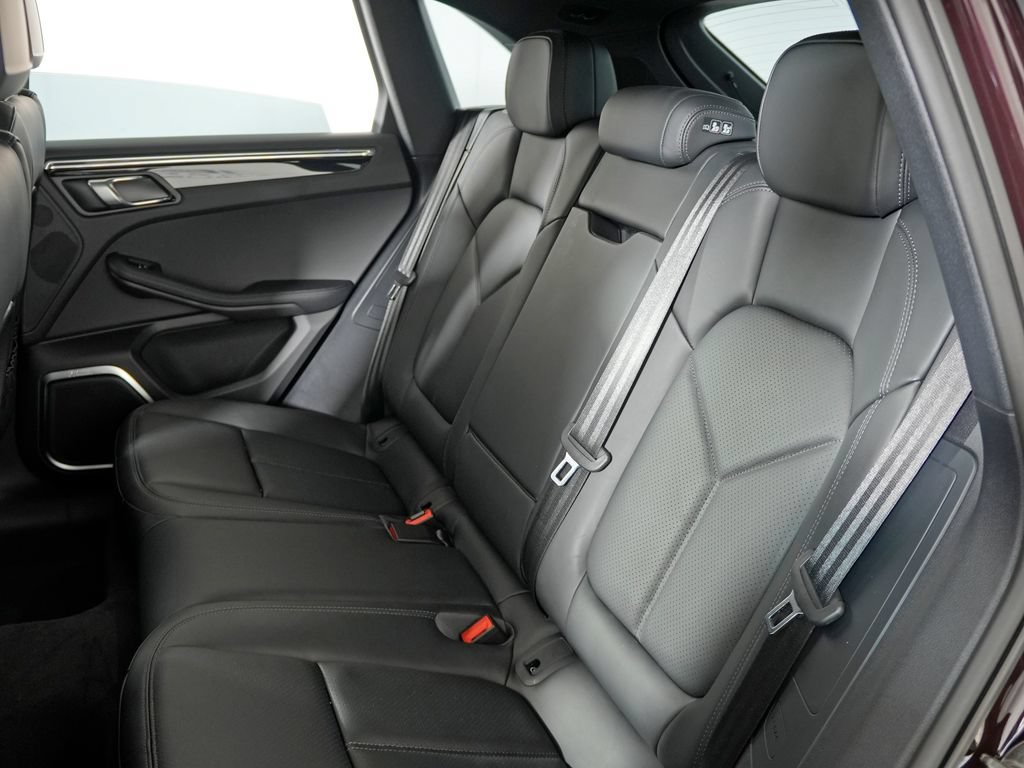 Used 2026 Porsche Macan S AWD/4WD image 37