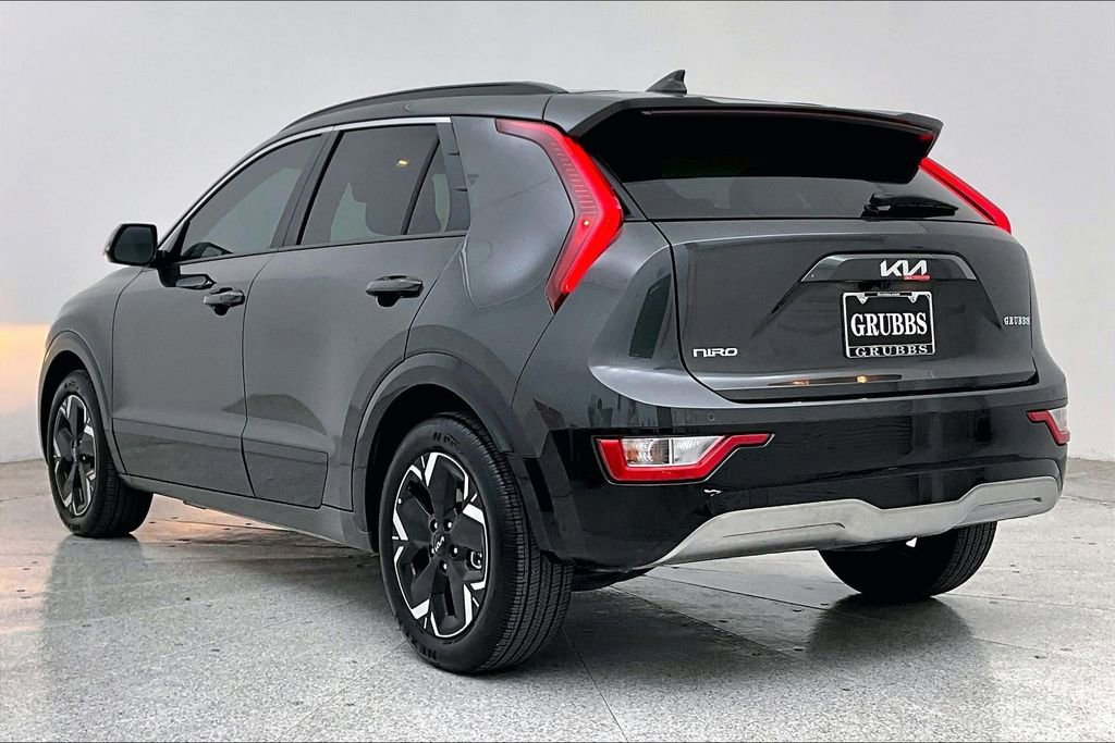 Used 2025 Kia Niro Wind w/ Wind Preserve Package image 2