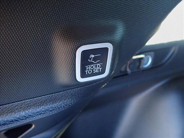 New 2025 Jeep Grand Cherokee Altitude image 9