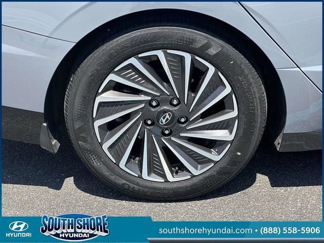 Certified 2024 Hyundai Sonata Limited FWD image 9