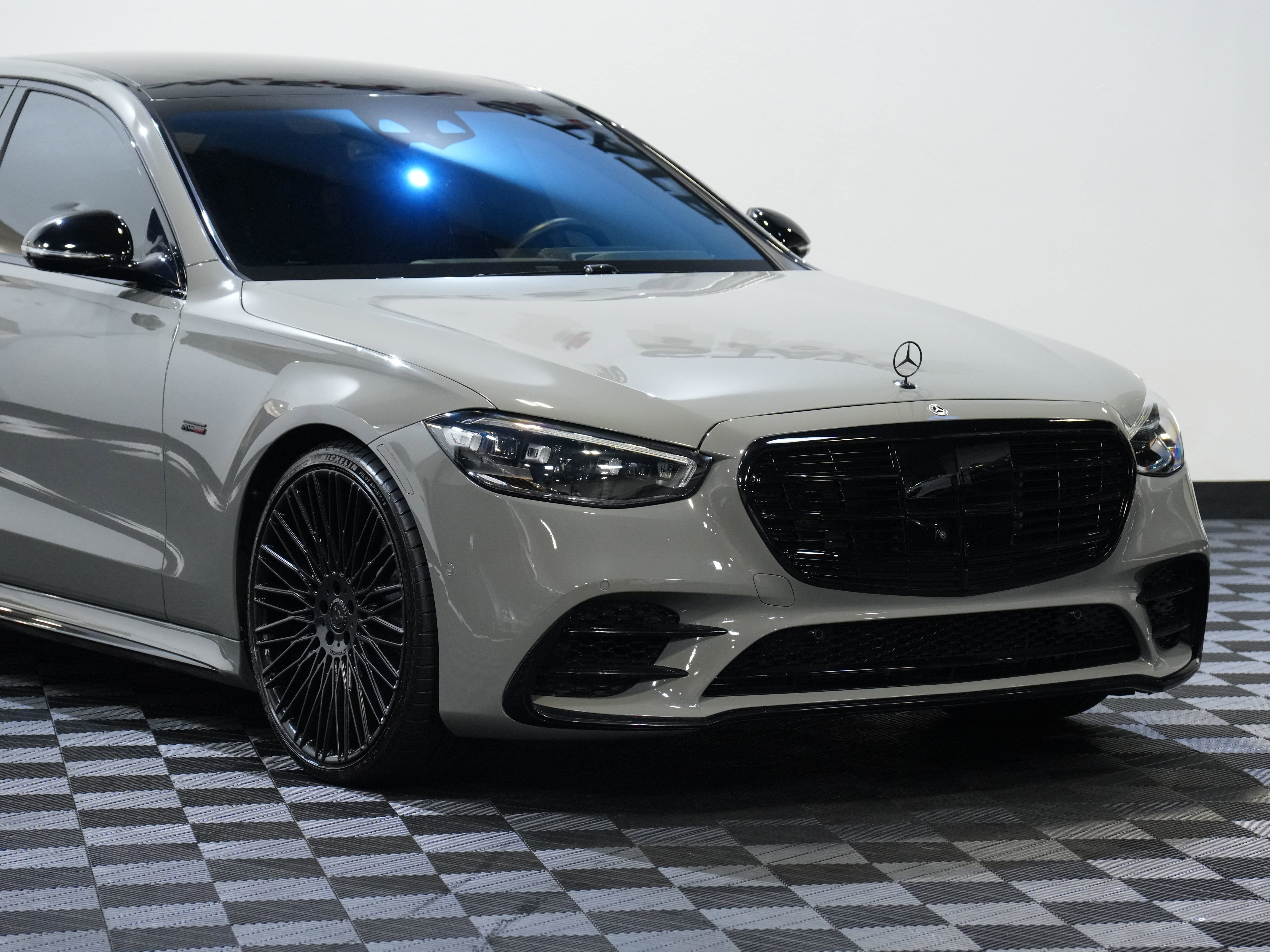 Used 2022 Mercedes-Benz S 580 4MATIC Sedan w/ AMG Line Package image 9