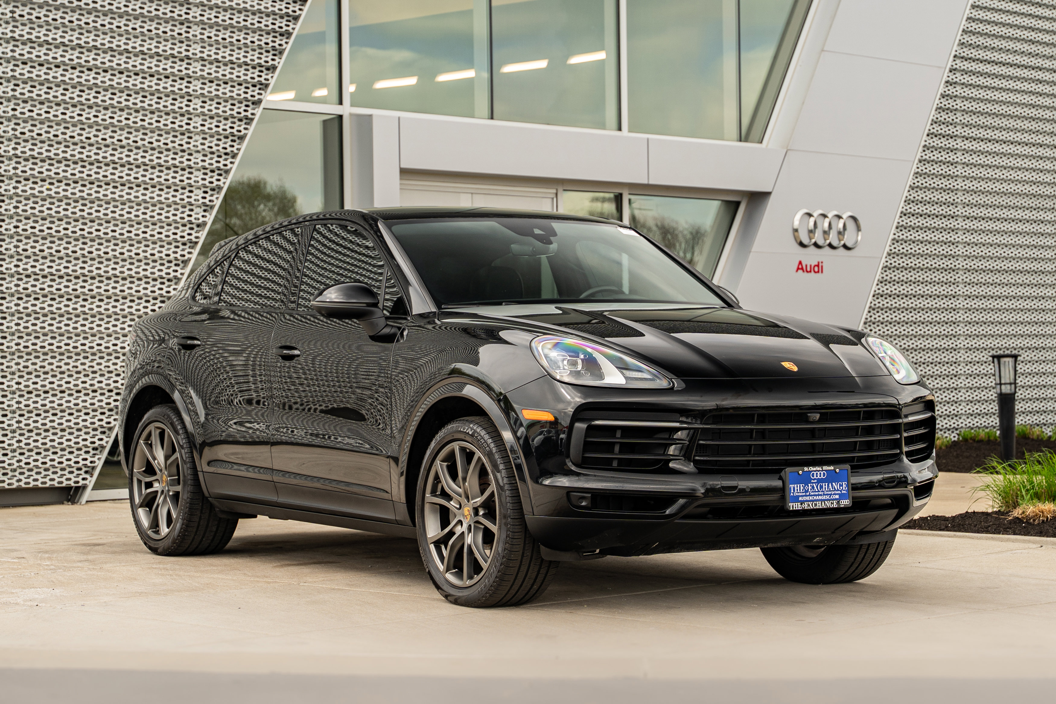 Used 2020 Porsche Cayenne S AWD/4WD image 1