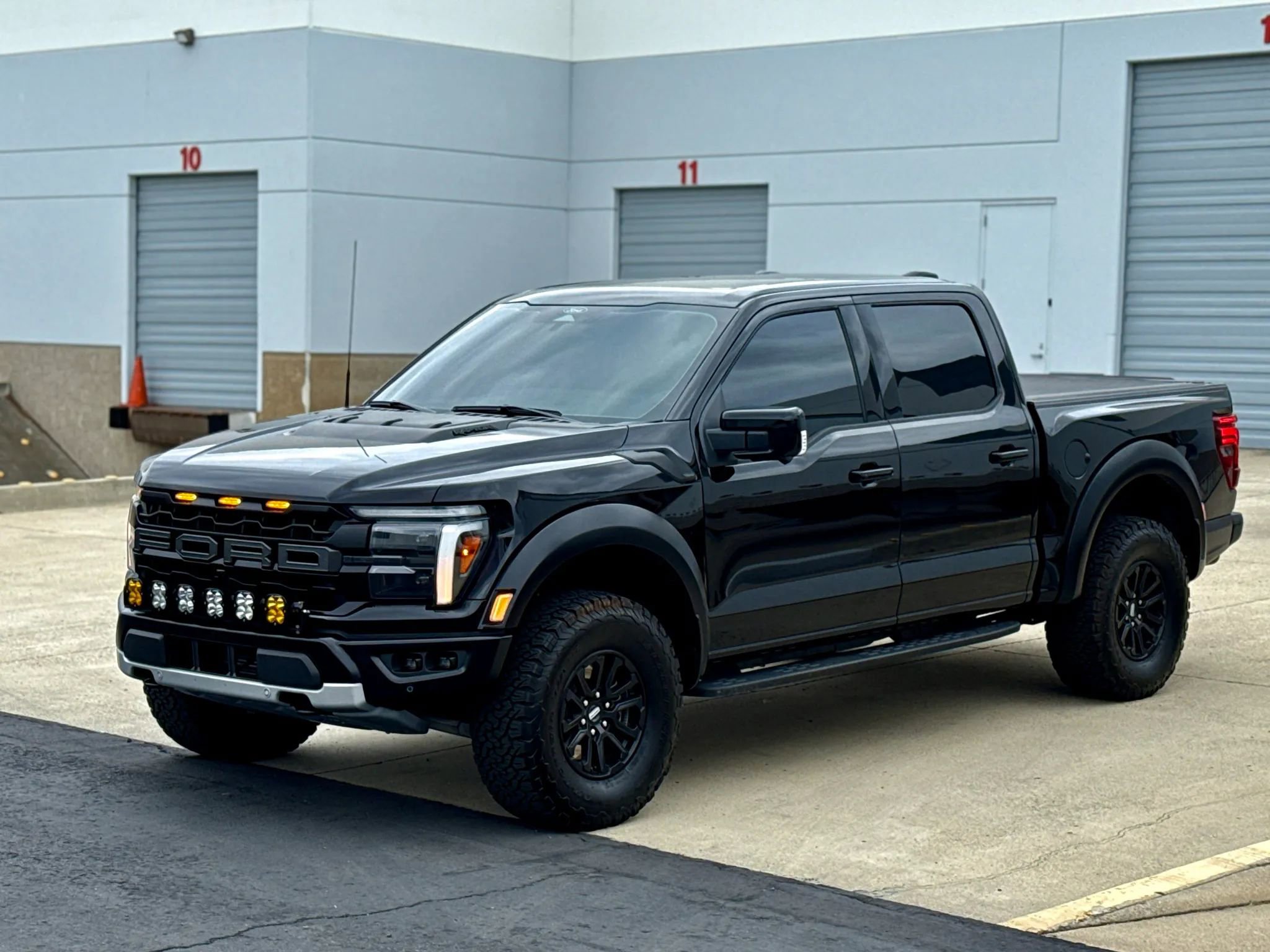 Used 2025 Ford F150 Raptor AWD/4WD image 6
