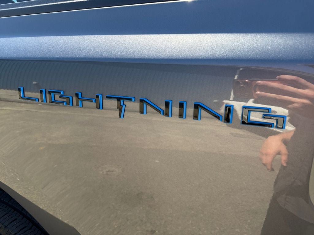 Used 2024 Ford F150 Lightning Platinum AWD/4WD image 34