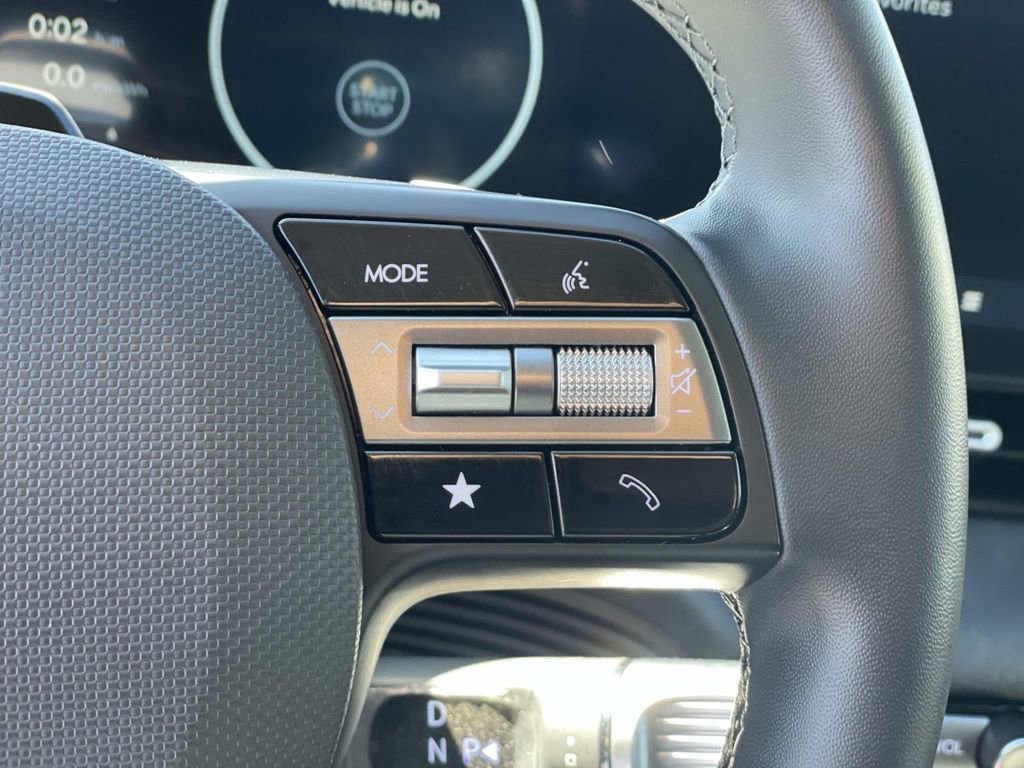 Certified 2025 Hyundai Ioniq 5 SE image 9