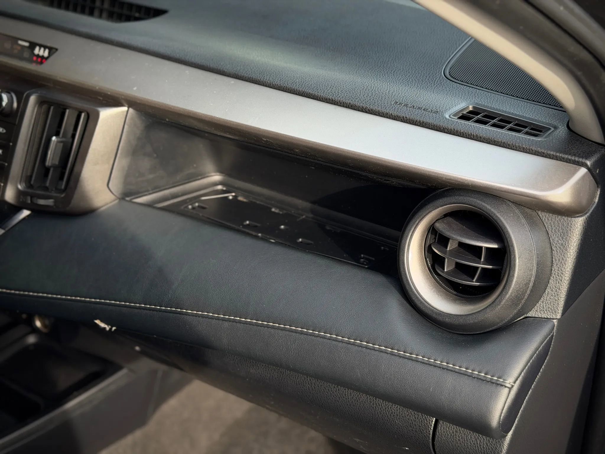 Used 2018 Toyota RAV4 XLE image 26