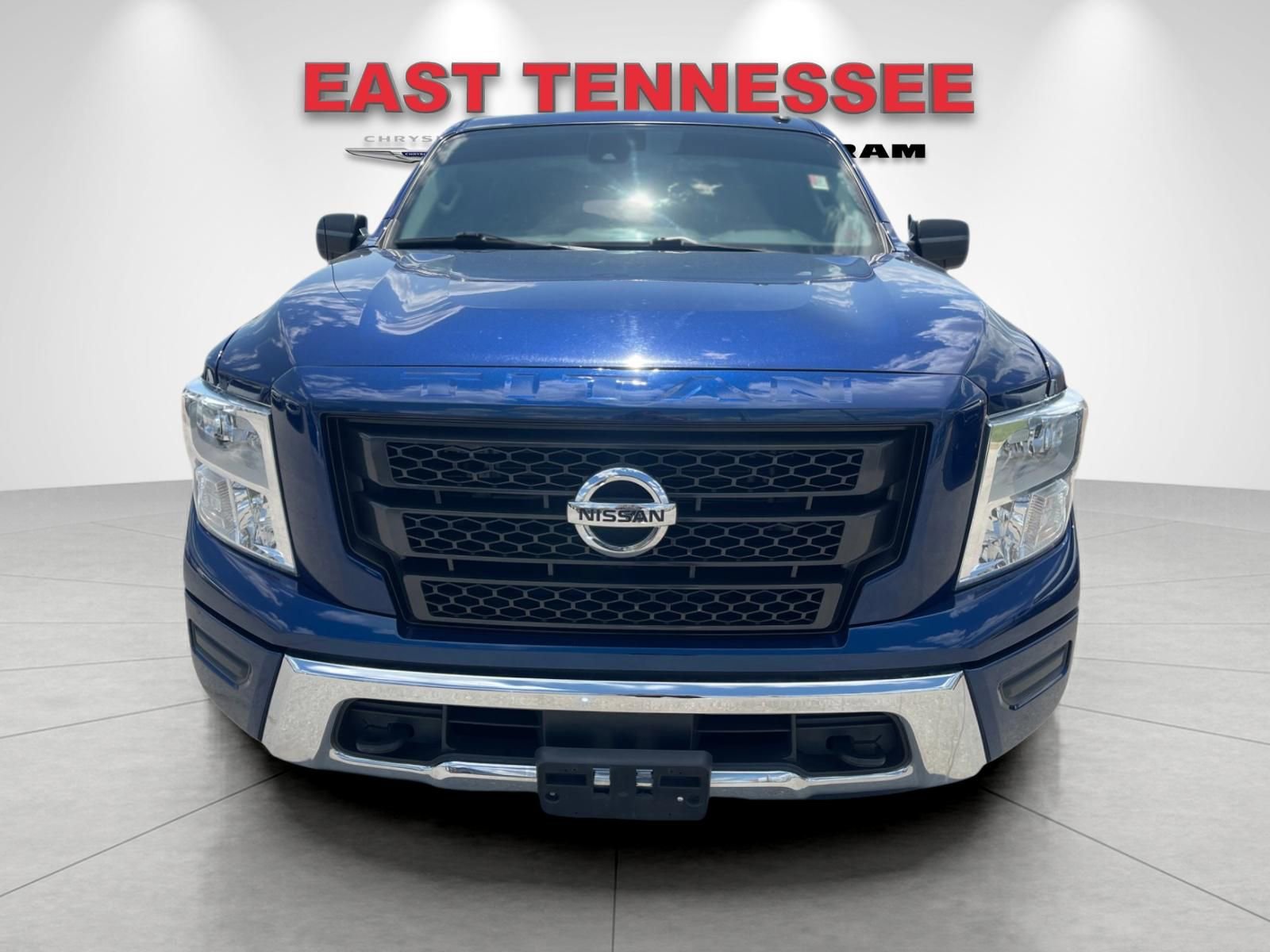 Used 2021 Nissan Titan SV AWD/4WD image 9