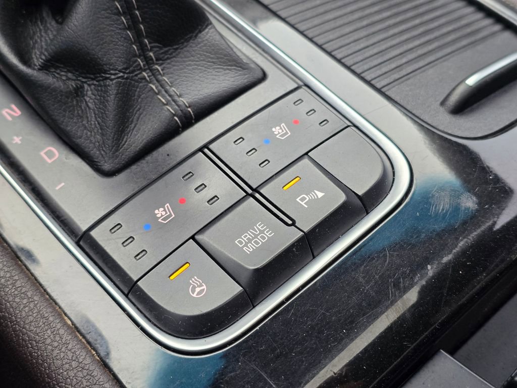 Used 2015 Kia Sedona SX Limited image 34