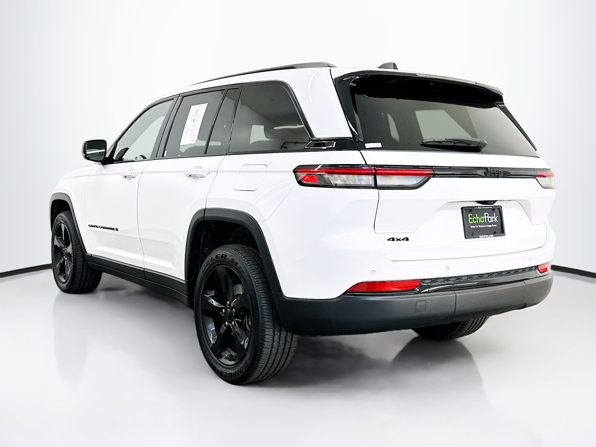Used 2022 Jeep Grand Cherokee Altitude image 5