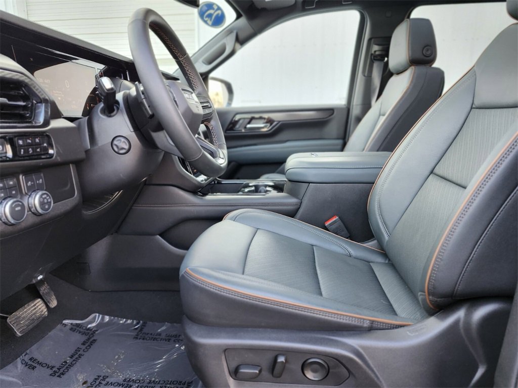 Used 2025 GMC Yukon XL AT4 image 18