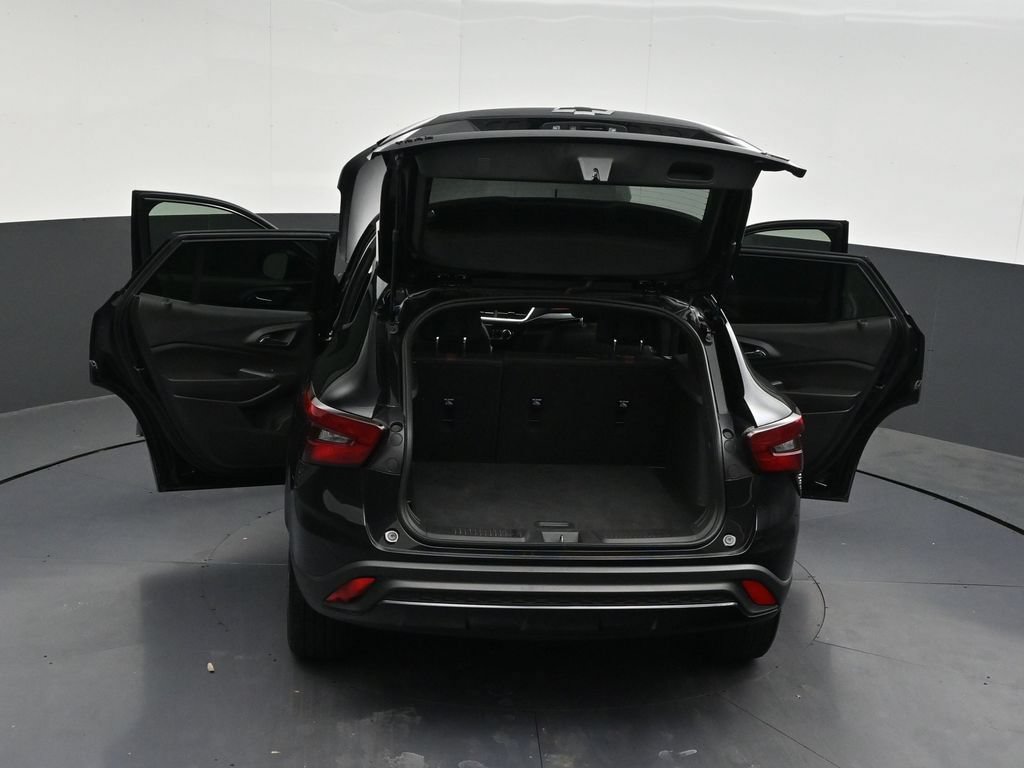 Used 2025 Chevrolet Trax RS FWD image 35