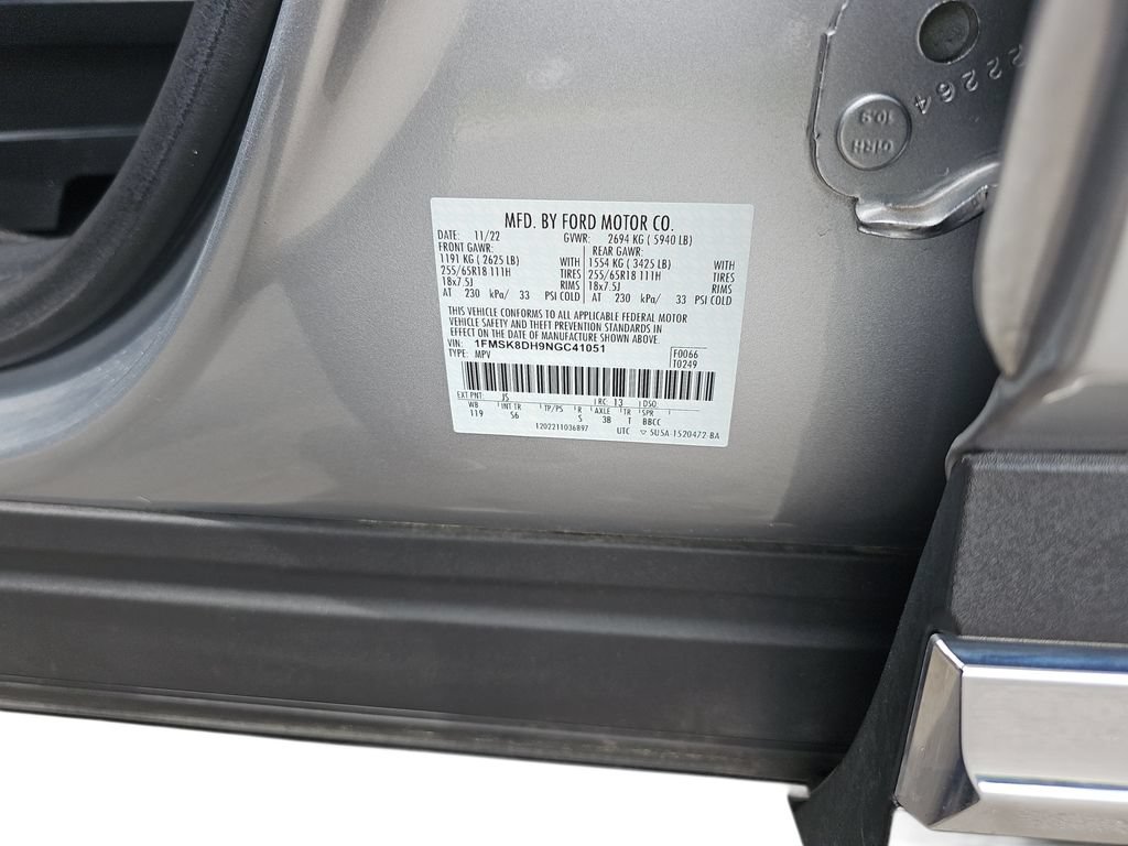 Used 2022 Ford Explorer XLT w/ Equipment Group 202A AWD/4WD image 31