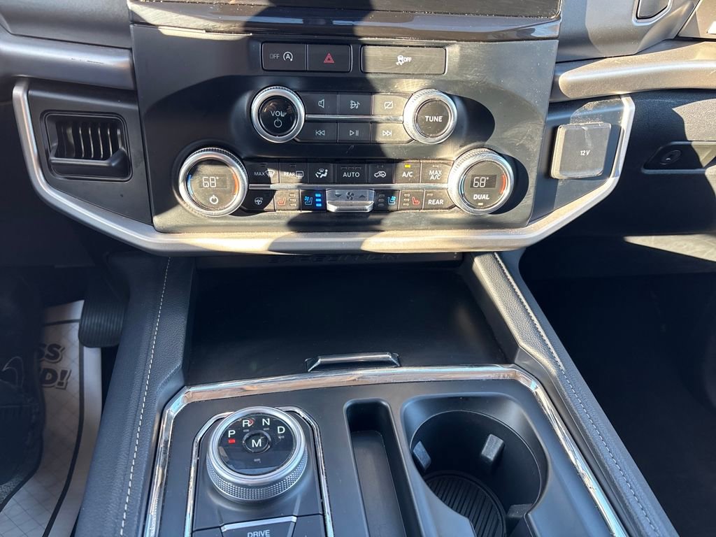 Used 2024 Ford Expedition XLT image 19