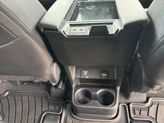 Used 2025 Toyota Sienna XSE image 17