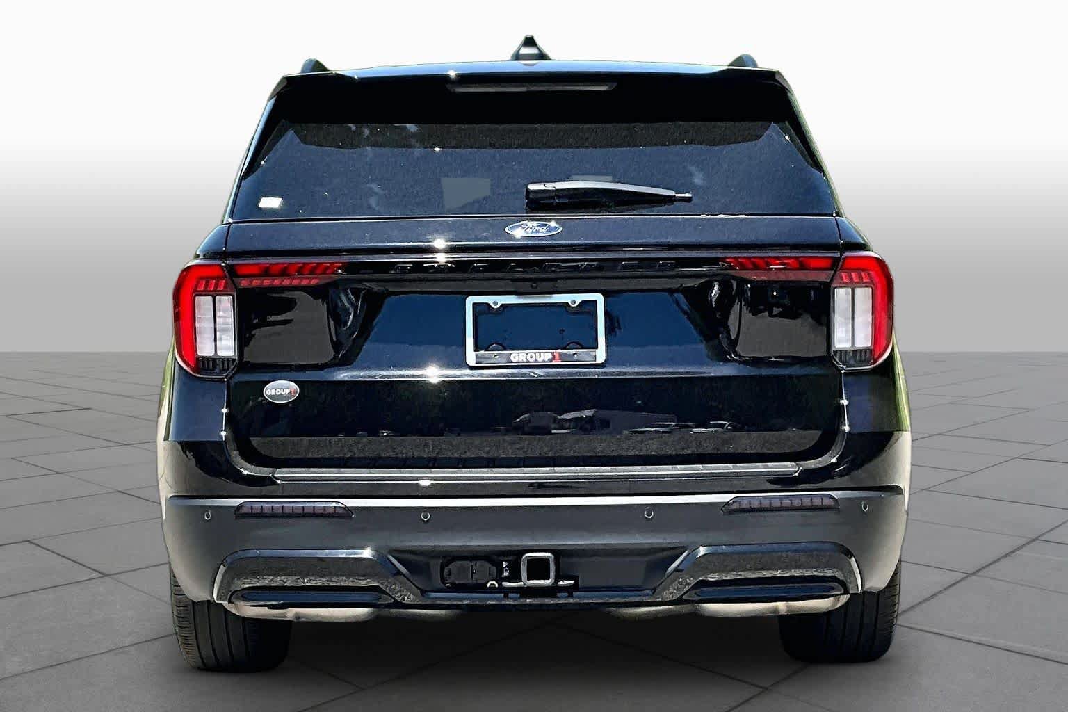 Certified 2025 Ford Explorer ST-Line w/ Premium Package AWD/4WD image 5