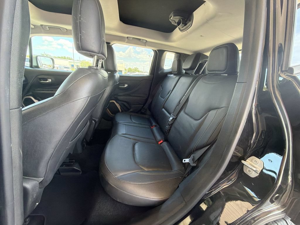 Used 2016 Jeep Renegade Limited FWD image 31