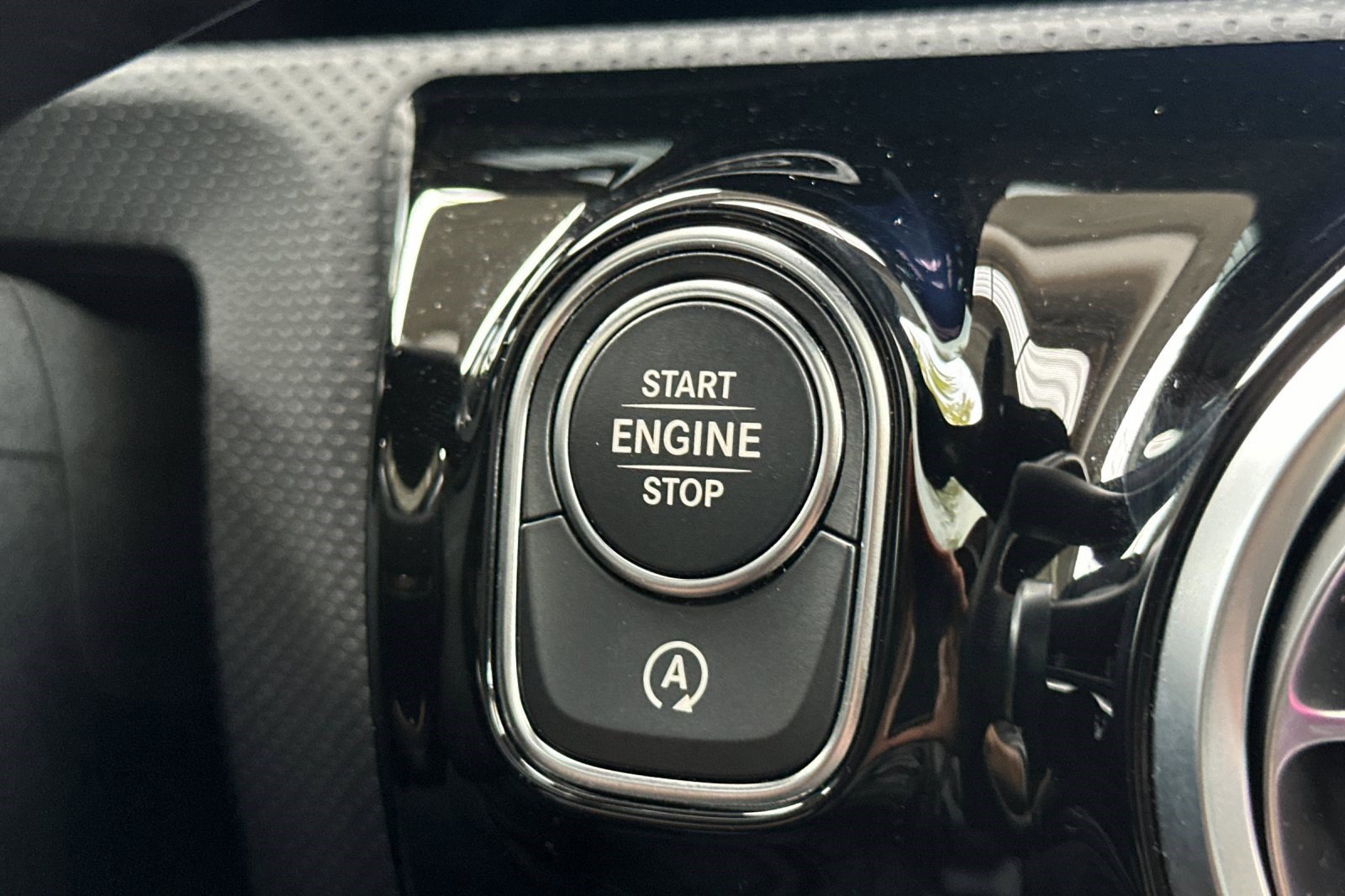 Certified 2025 Mercedes-Benz CLA 250 image 33