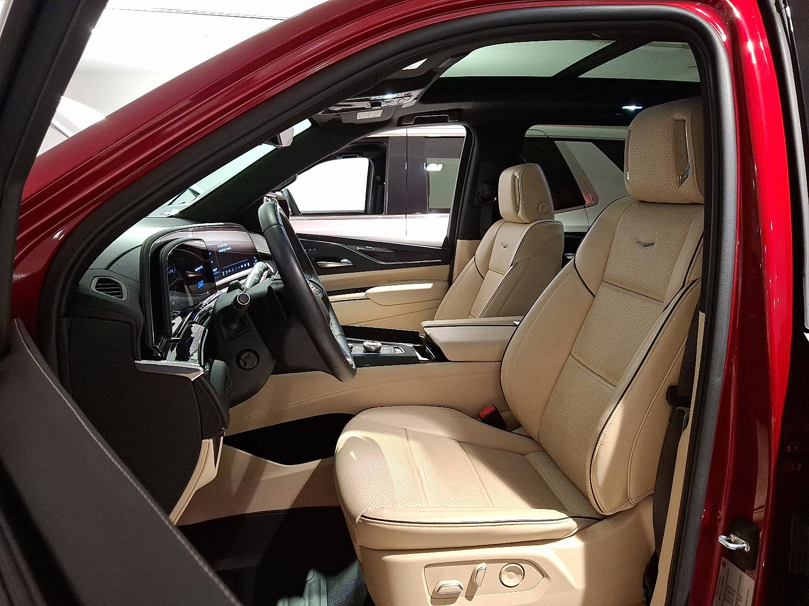 Certified 2023 Cadillac Escalade ESV Premium Luxury w/ Performance Package image 15