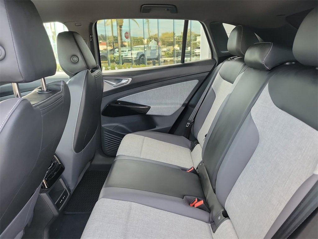 Used 2024 Volkswagen ID.4 2WD image 15