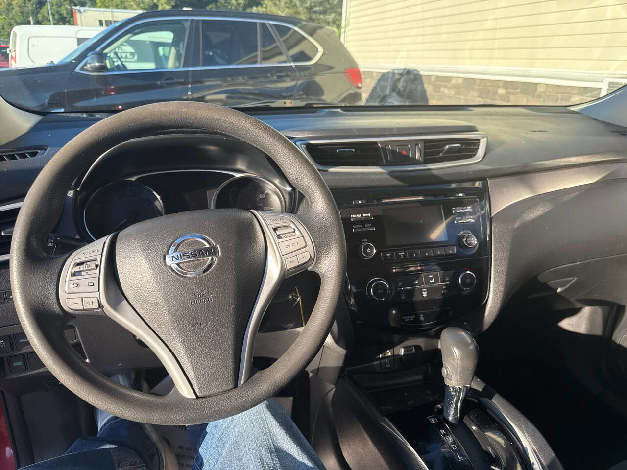 Used 2016 Nissan Rogue S image 11