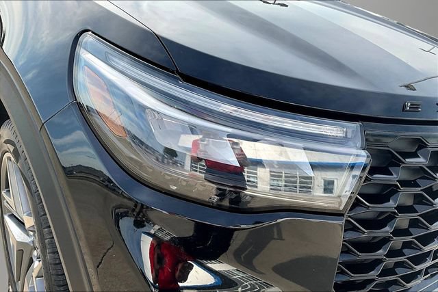 Used 2025 Ford Explorer ST AWD/4WD image 31